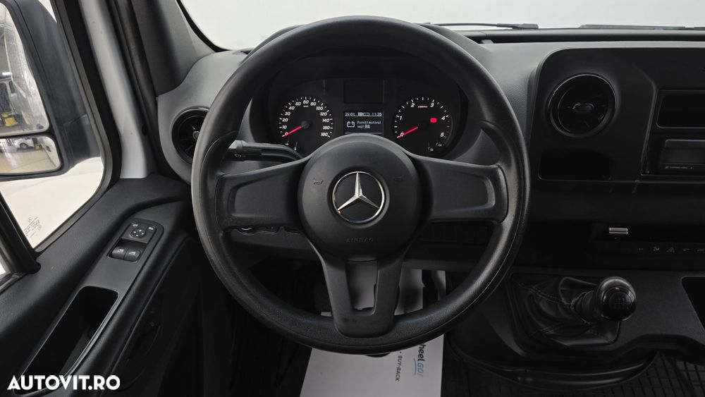 Mercedes-Benz Sprinter - 15