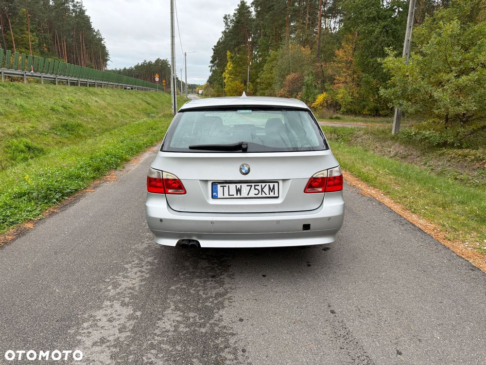 BMW Seria 5 2004 photo 3