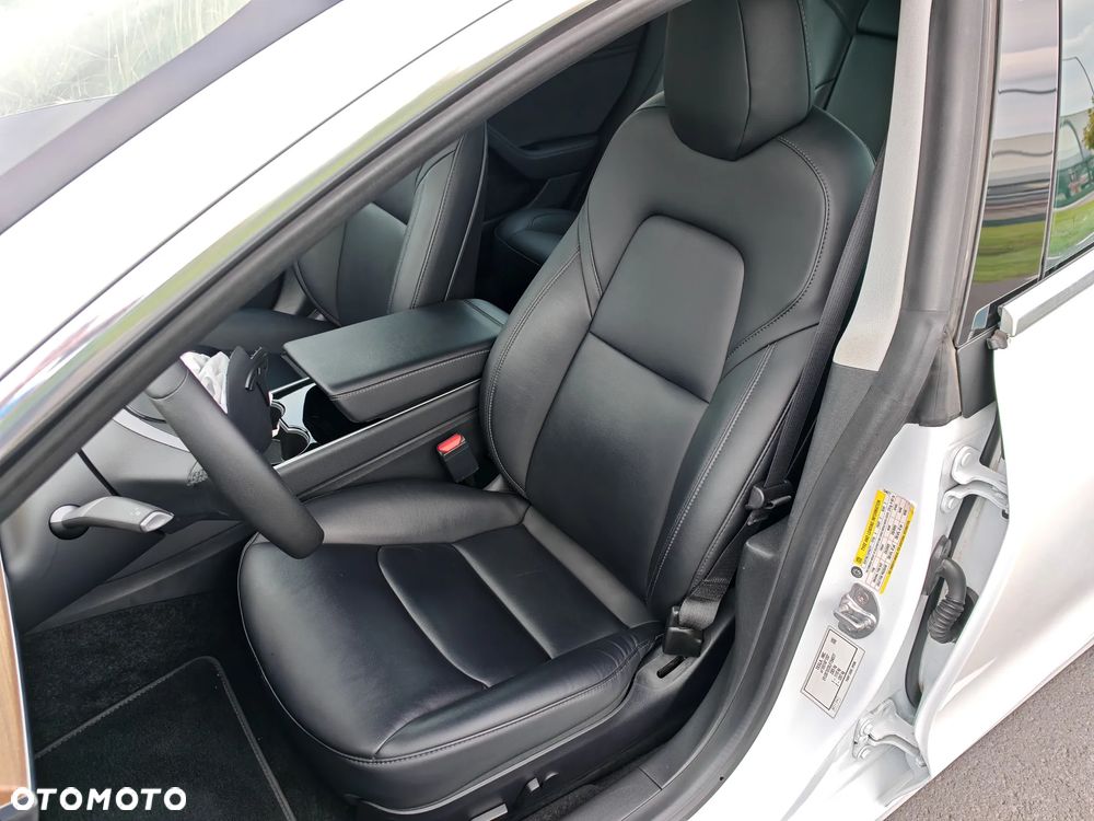 Tesla Model 3 - 17