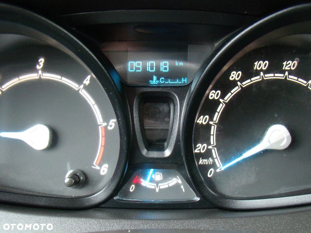 Ford TRANSIT COURIER - 22