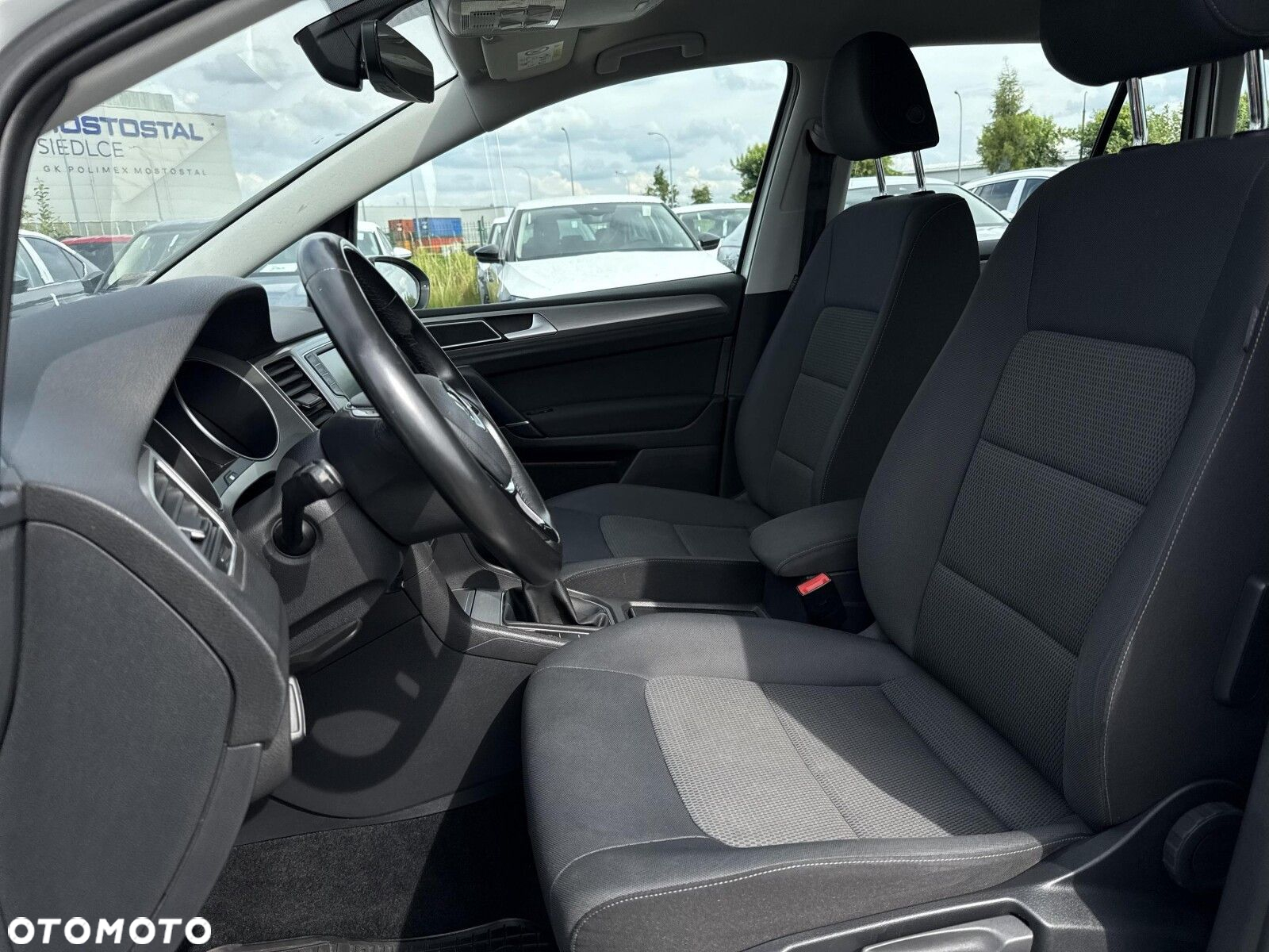 Volkswagen Golf Sportsvan VII SV 1.2 TSI BMT Comfortline - 9