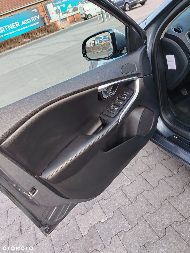 Volvo V40 D4 Summum - 10