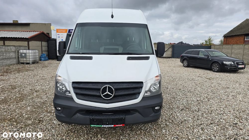 Mercedes-Benz Sprinter - 11