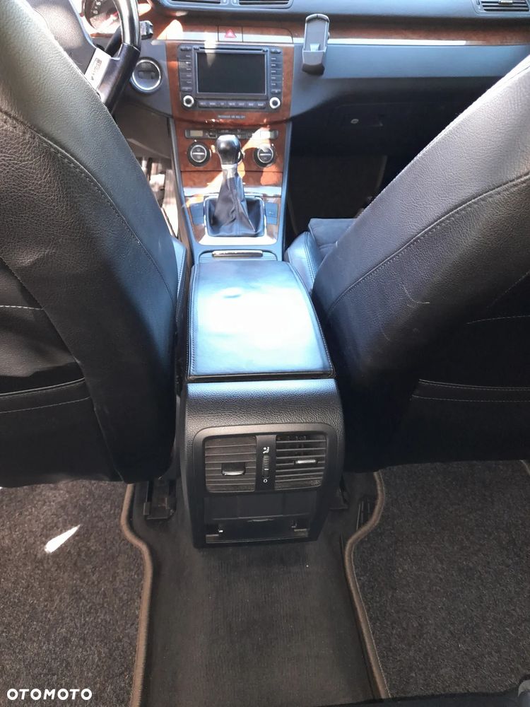 Volkswagen Passat - 16