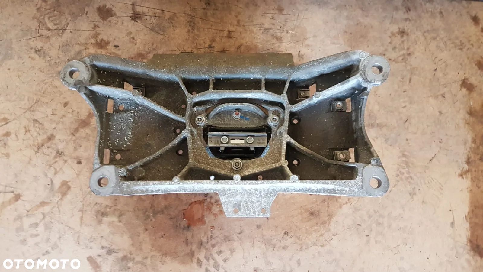 Poduszka łapa skrzynia biegów mocowanie AUDI A6 C7 4G LIFT 2.0 TDI - 1