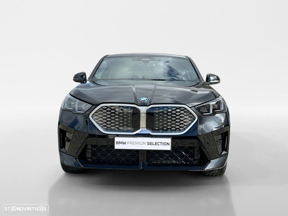 BMW iX2 eDrive20 - 8