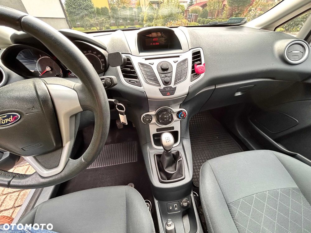 Ford Fiesta - 12