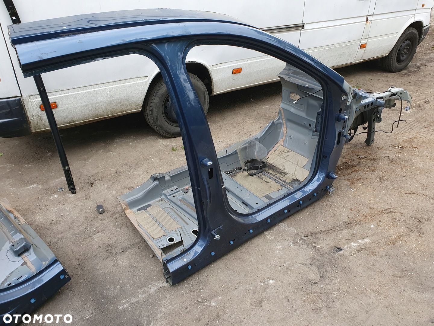 fartuch próg słupek prawy Ford Kuga mk3 - 1