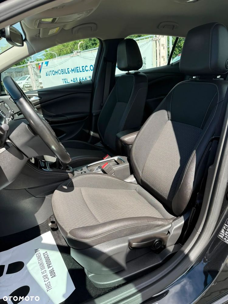 Opel Astra 1.4 Turbo Innovation - 11
