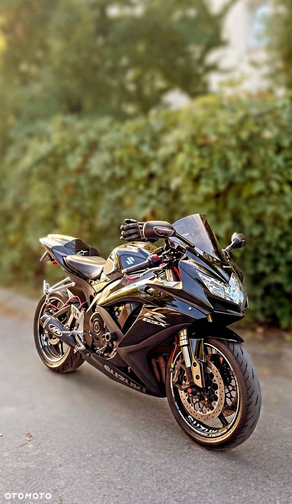 Suzuki GSX-R - 1
