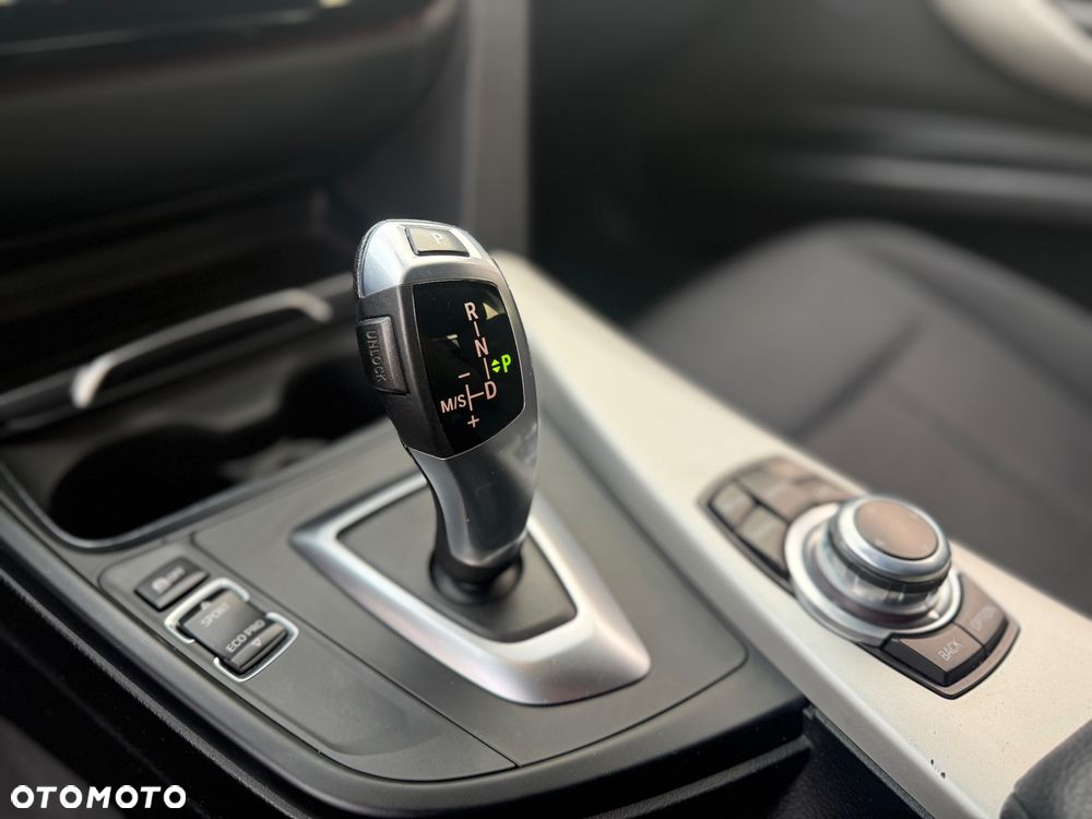 BMW Seria 3 320d - 15