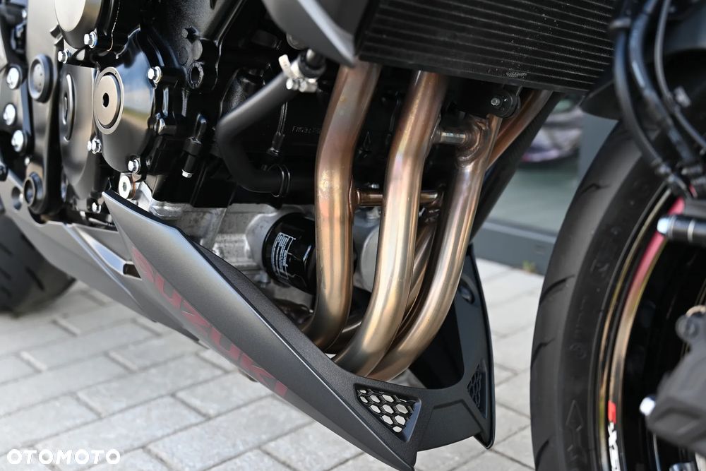 Suzuki GSX - 14