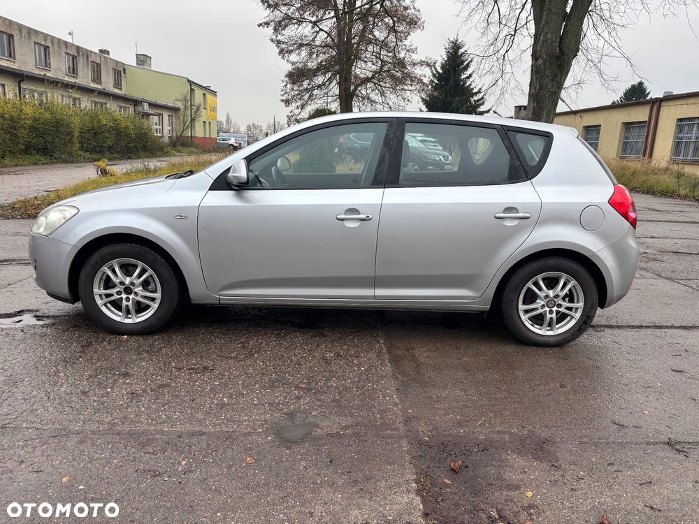 Kia Ceed 2.0 CVVT Spirit - 4