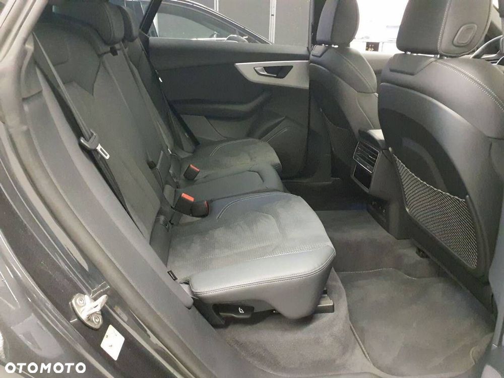 Audi Q8 - 10