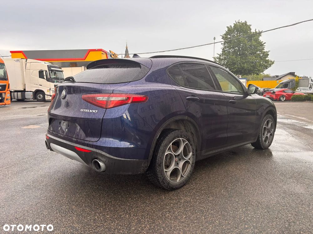 Alfa Romeo Stelvio 2.0 Turbo Executive Q4 - 4