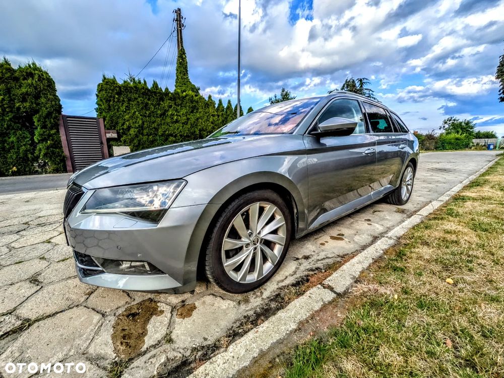 Skoda Superb 2.0 TDI Ambition DSG - 11