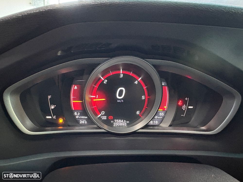Volvo V40 2.0 D2 R-Design Momentum - 11