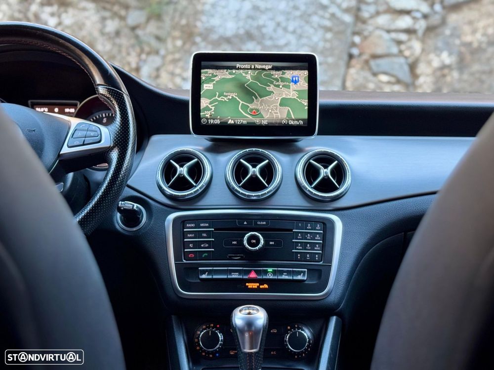 Mercedes-Benz CLA 180 AMG Line - 23