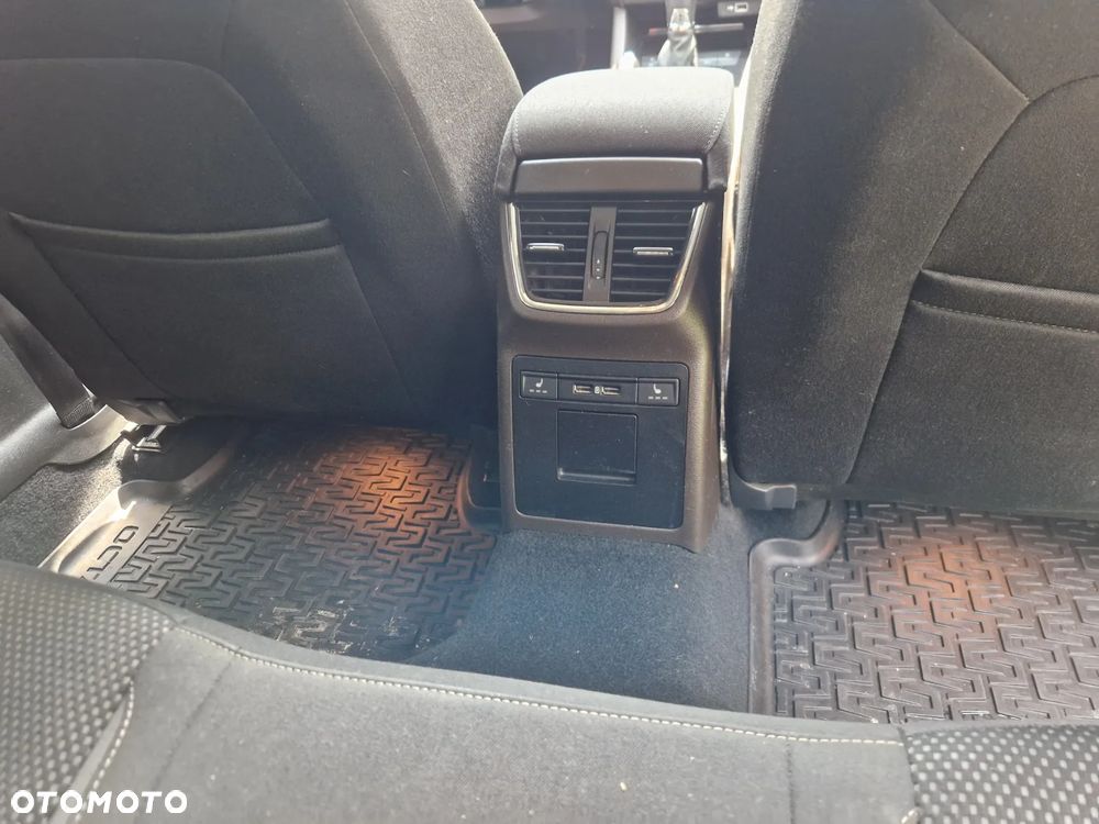 Skoda Octavia Scout 2.0 TDI 4x4 DSG - 7