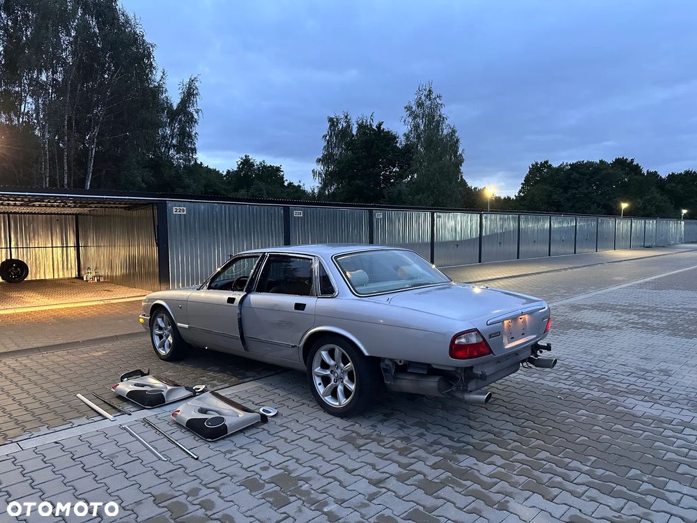 Jaguar XJR Standard - 17