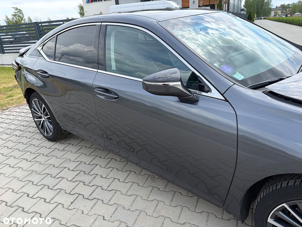 Lexus ES 300h - 3
