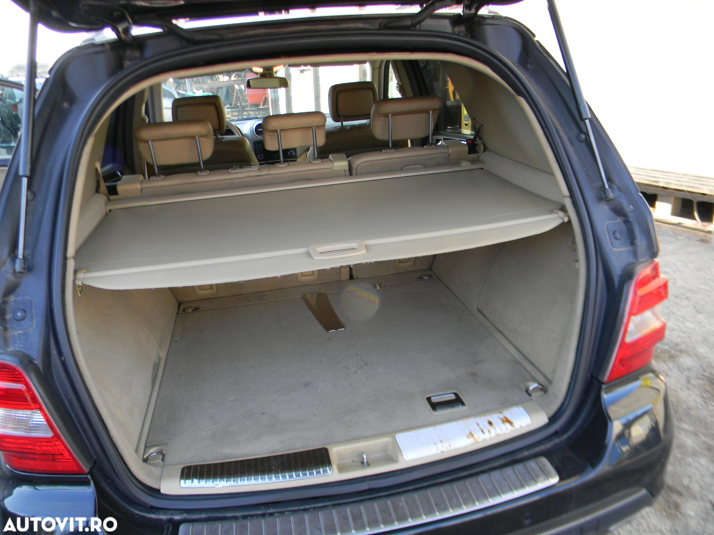 Dezmembrari  Mercedes-Benz ML / M-CLASS (W164)  2005  > 0000 ML 300 C - 20