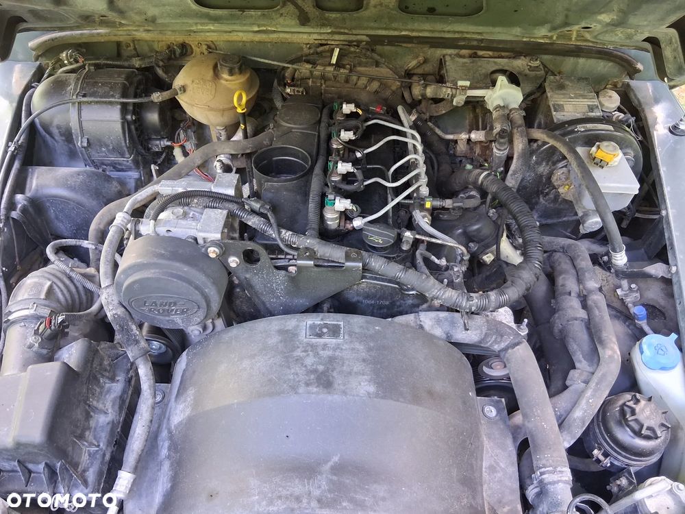 Land Rover Defender 2.4 TD4 SE - 30