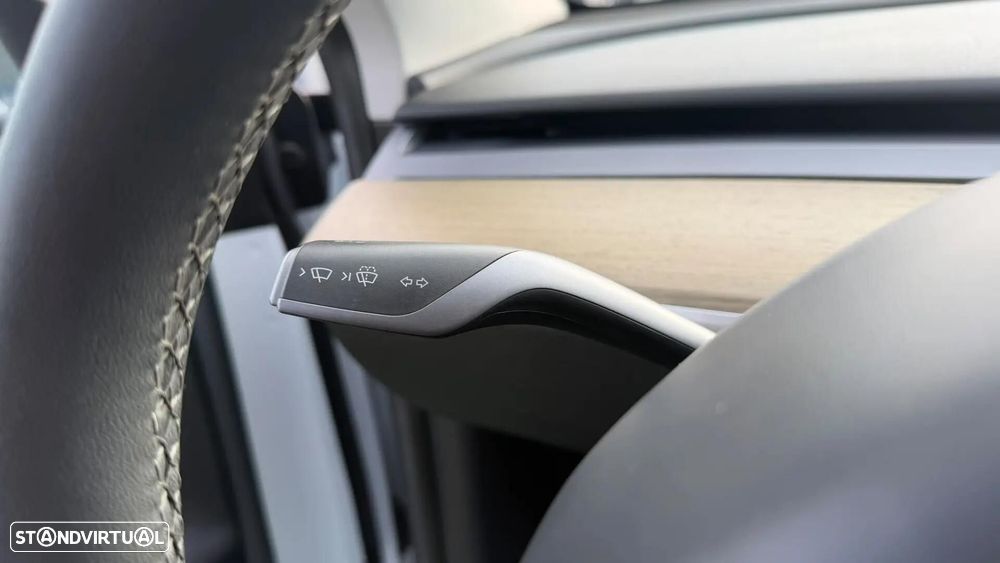 Tesla Model Y Tração Traseira - 29