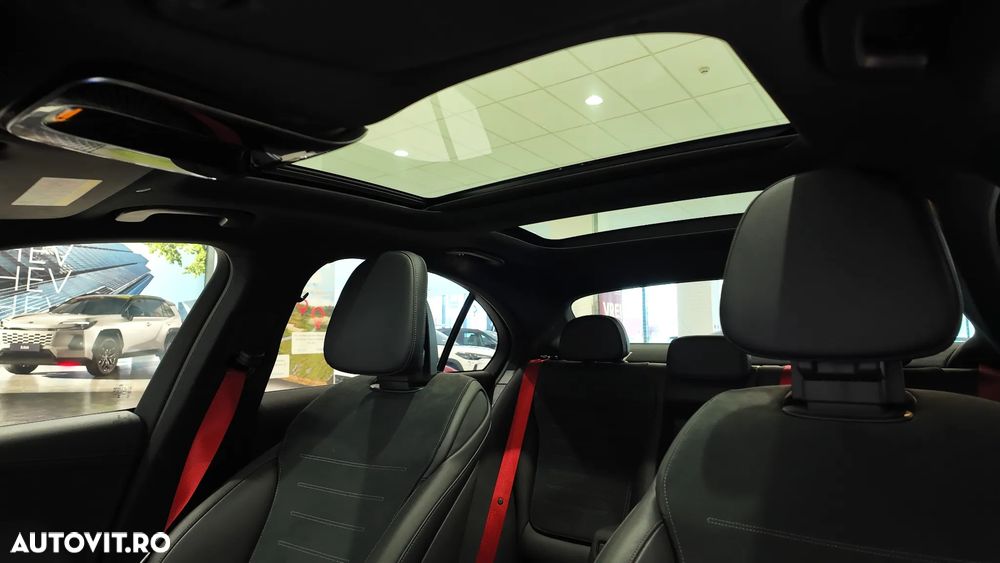Mercedes-Benz C 300 e 4MATIC 9G-TRONIC AMG Line - 12