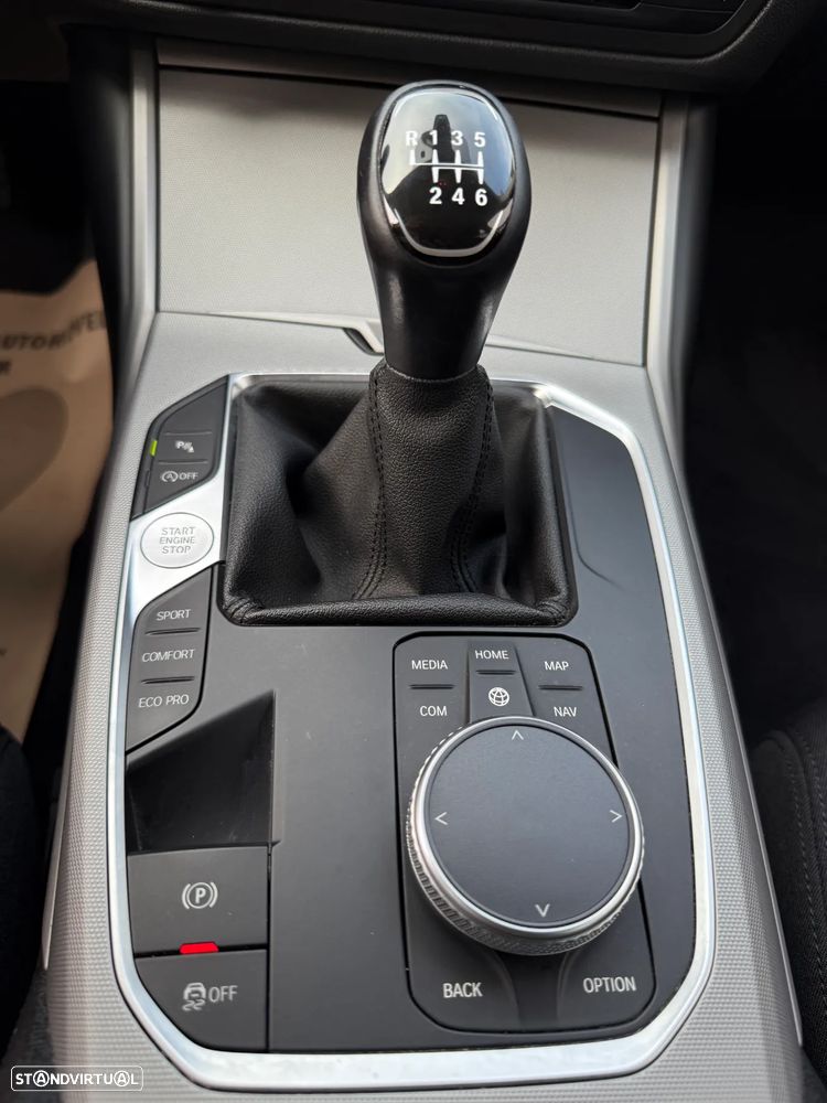 BMW 318 d Touring Advantage - 40