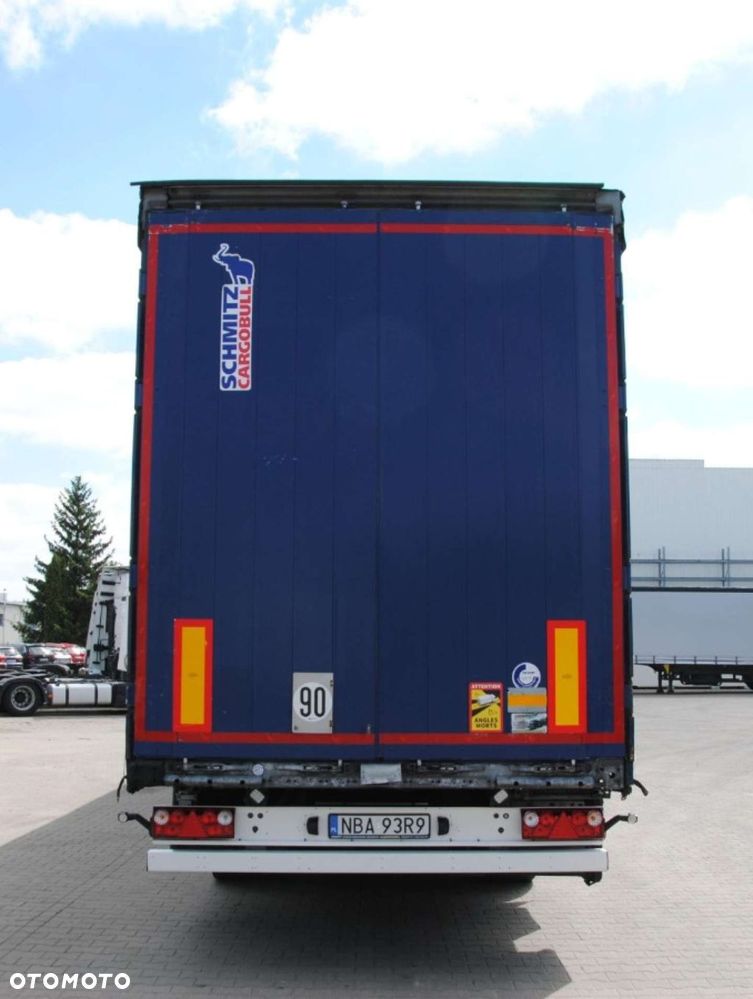 Schmitz Cargobull Varios, Podnoszona oś - 5