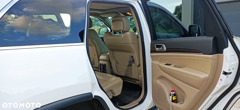 Jeep Grand Cherokee - 14