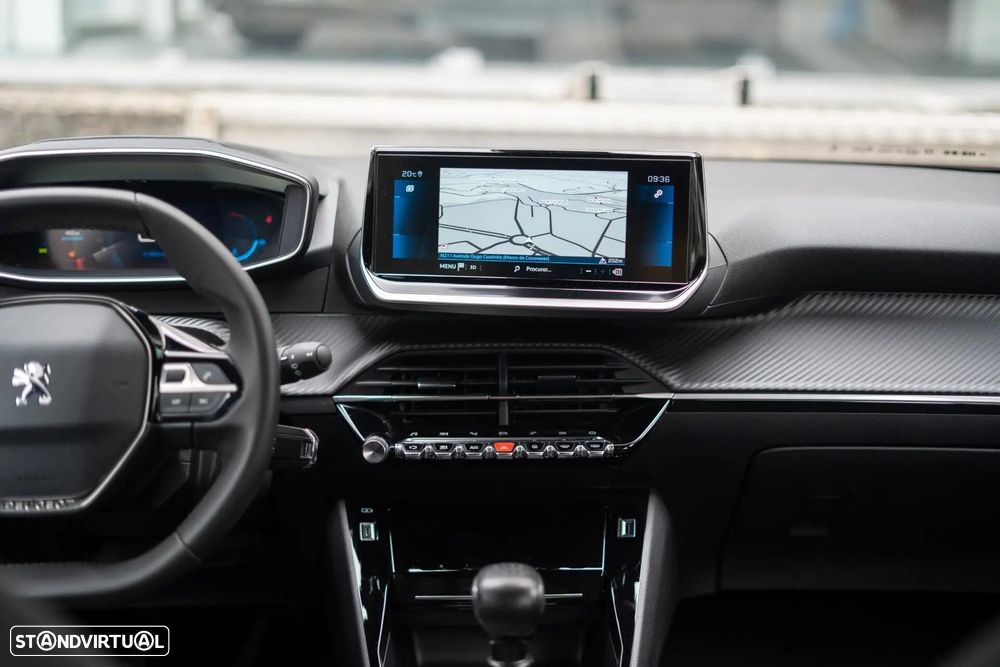 Peugeot 2008 — fotografia 17