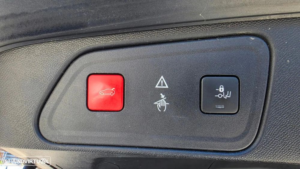 Peugeot 3008 1.6 BlueHDi GT Line EAT6 - 30