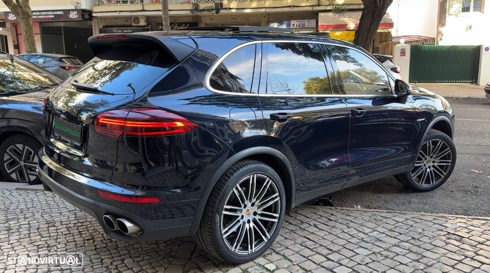 Porsche Cayenne - 5