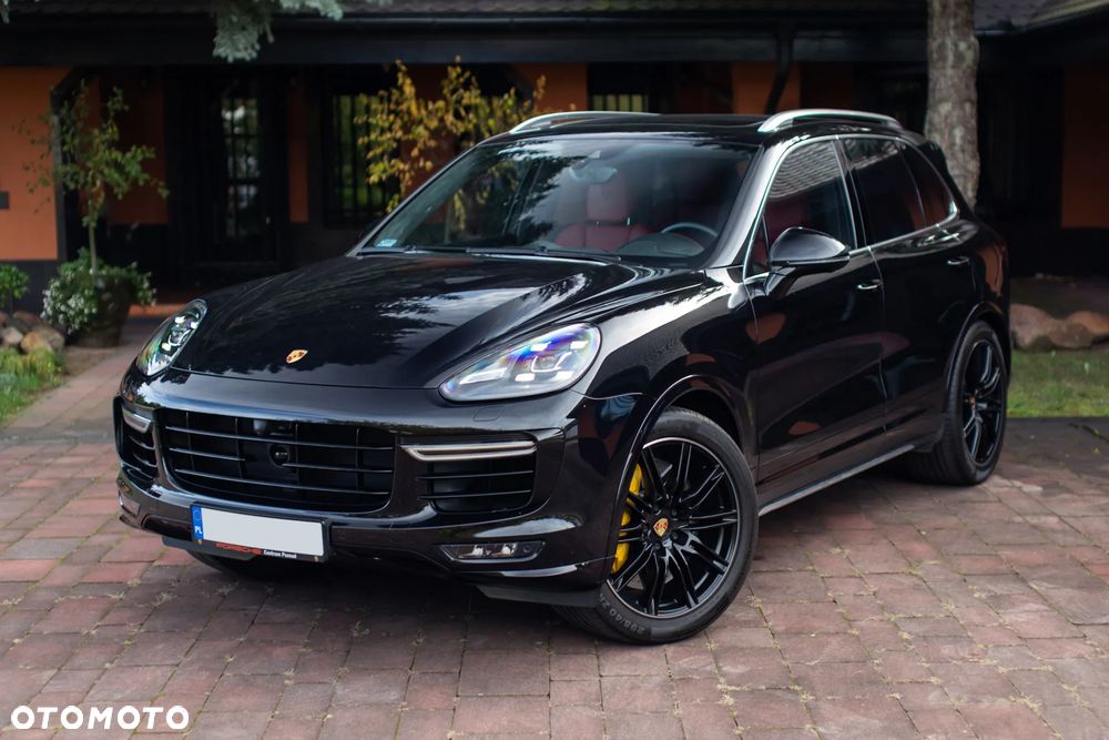 Porsche Cayenne Turbo S - 2
