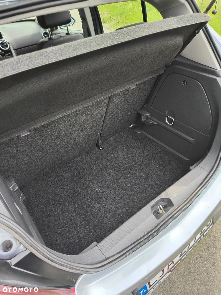 Opel Corsa 1.4 16V Cosmo - 17