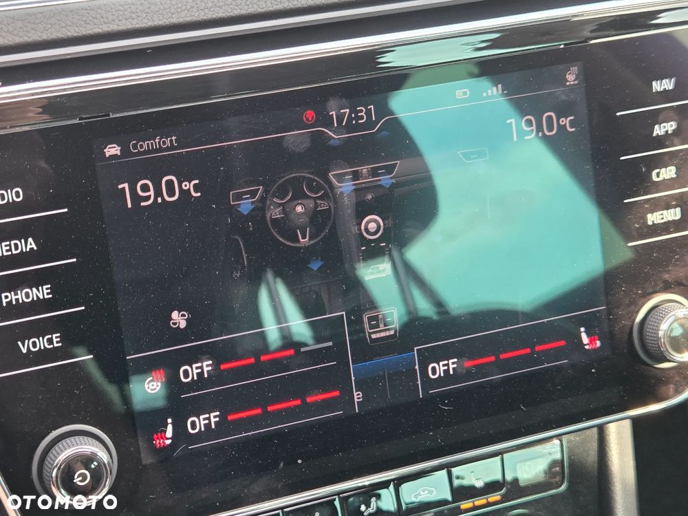 Skoda Superb 2.0 TSI 4x4 L&K DSG - 36