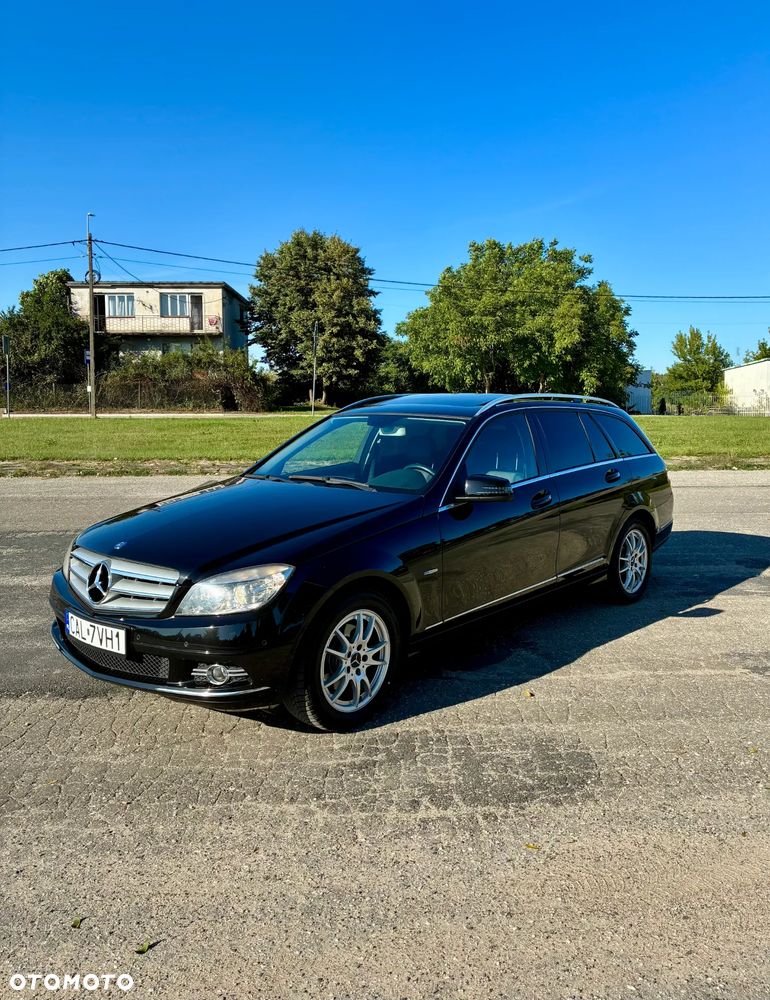 Mercedes-Benz Klasa C 180 CGI Automatik BlueEFFICIENCY Avantgarde - 2