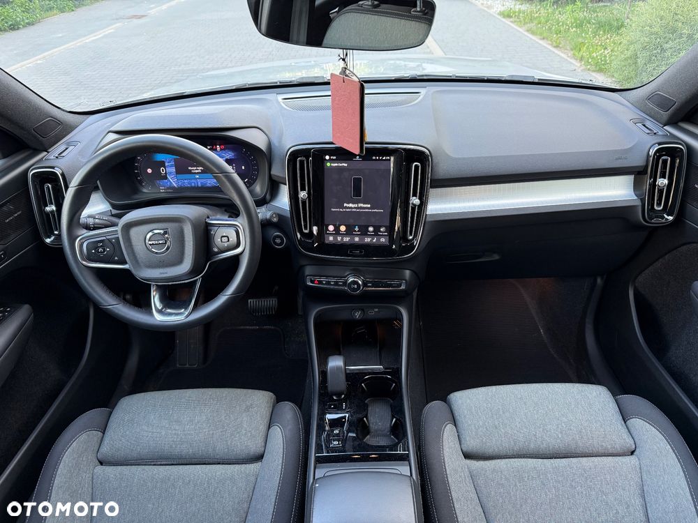Volvo XC 40 B3 Plus Dark - 11