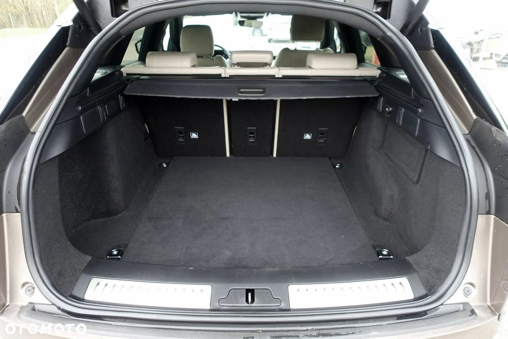 Land Rover Range Rover Velar 3.0d R-Dynamic - 16