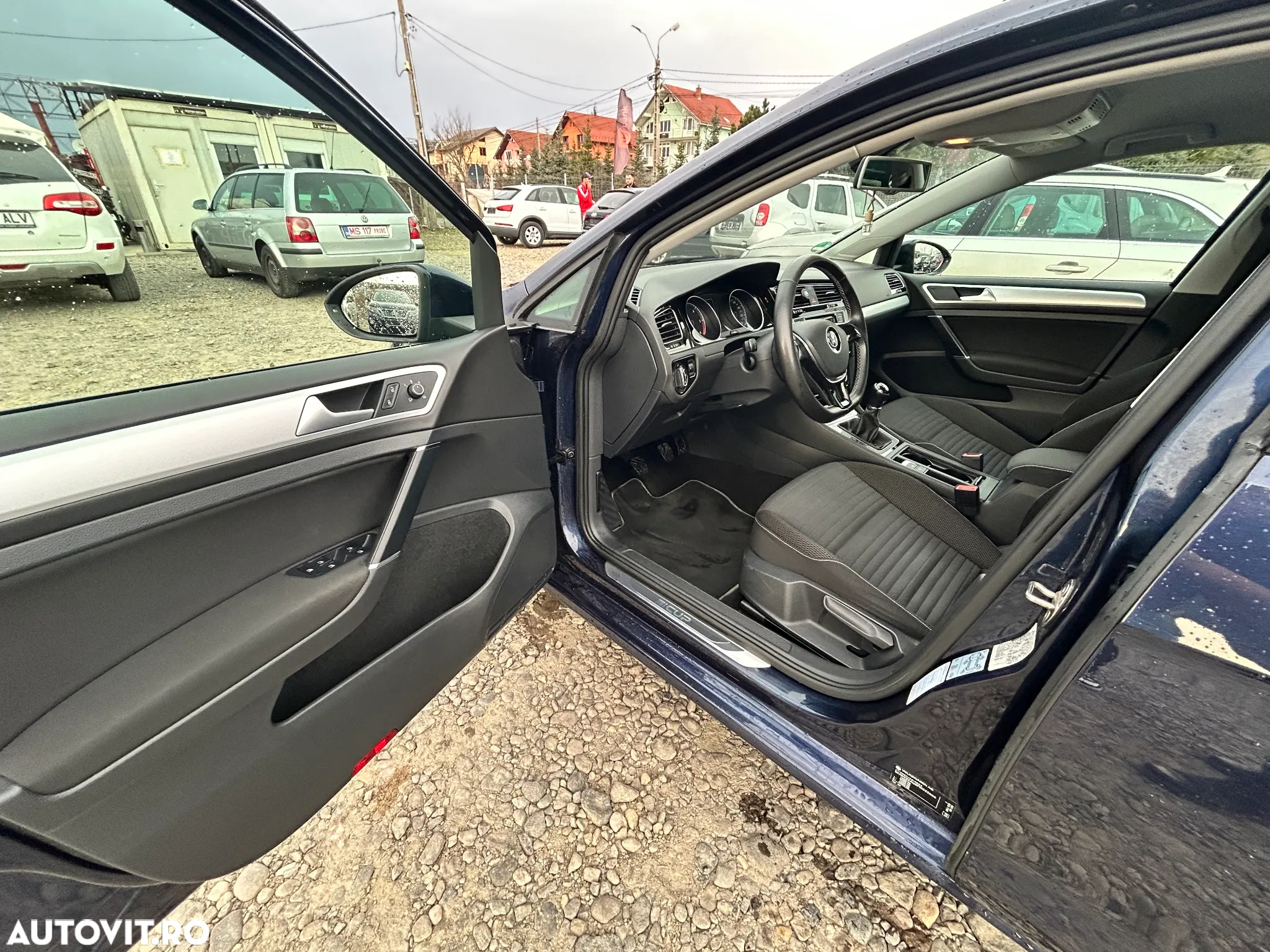 Volkswagen Golf 2.0 TDI BMT Comfortline - 10