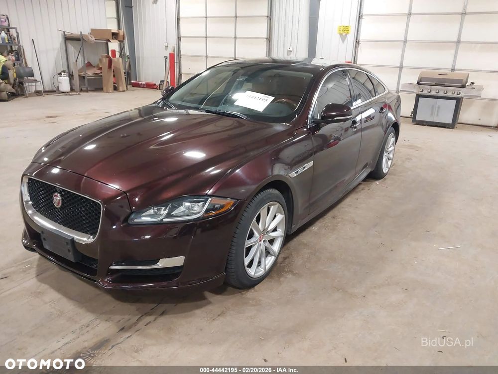 Jaguar XJ 3.0 V6 Kompressor AWD R-Sport - 2