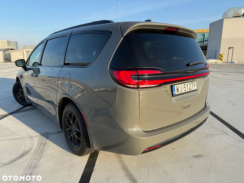 Chrysler Pacifica - 26