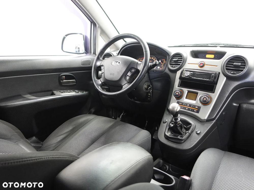 Kia Carens - 29