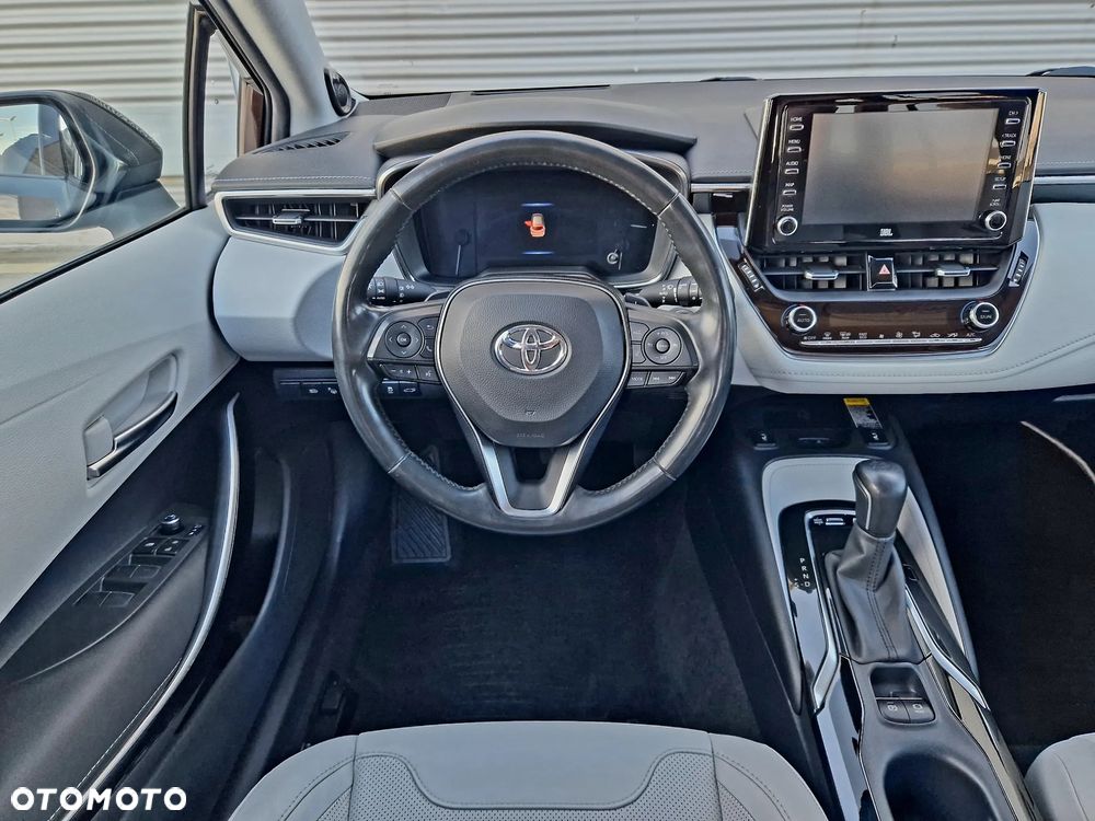Toyota Corolla 2.0 Hybrid Executive - 32