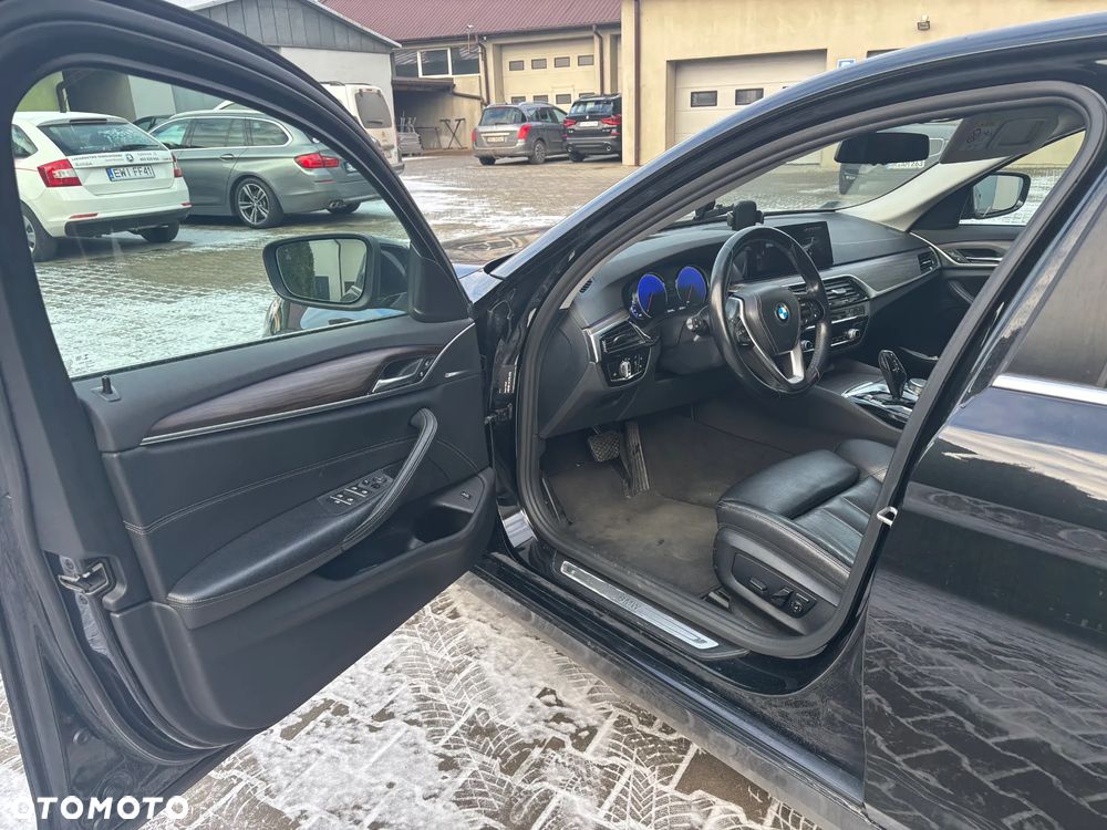 BMW Seria 5 530d xDrive Sport Line - 11
