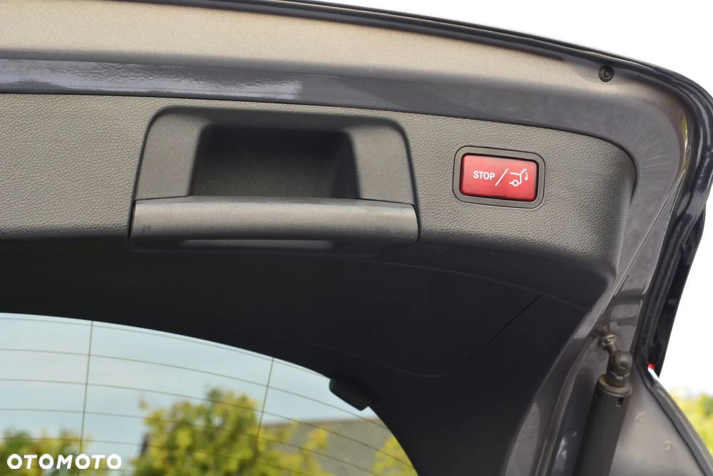 Mercedes-Benz GLA 200 7G-DCT AMG Line - 19