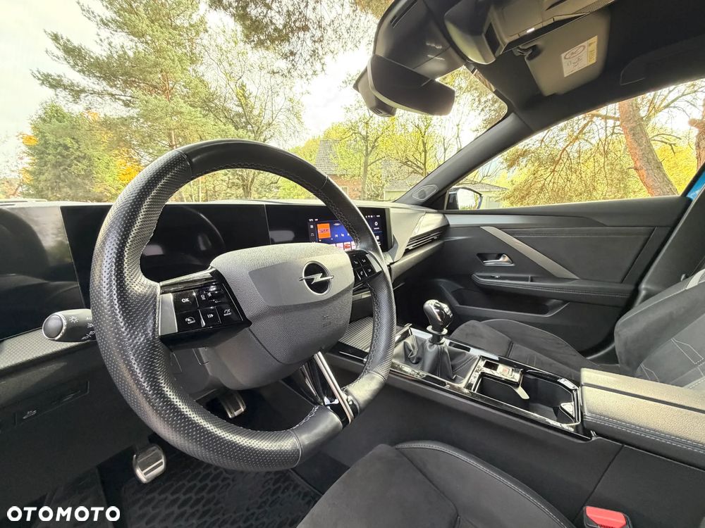 Opel Astra 1.2 T GS Line S&S - 18