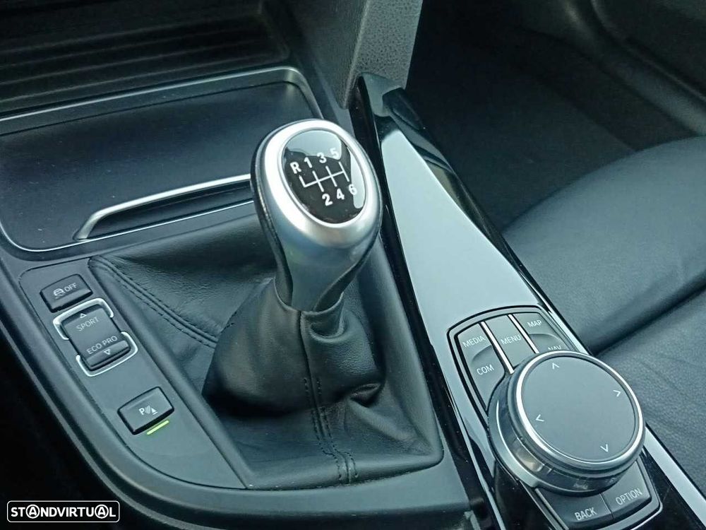 BMW 318 d Line Sport - 19